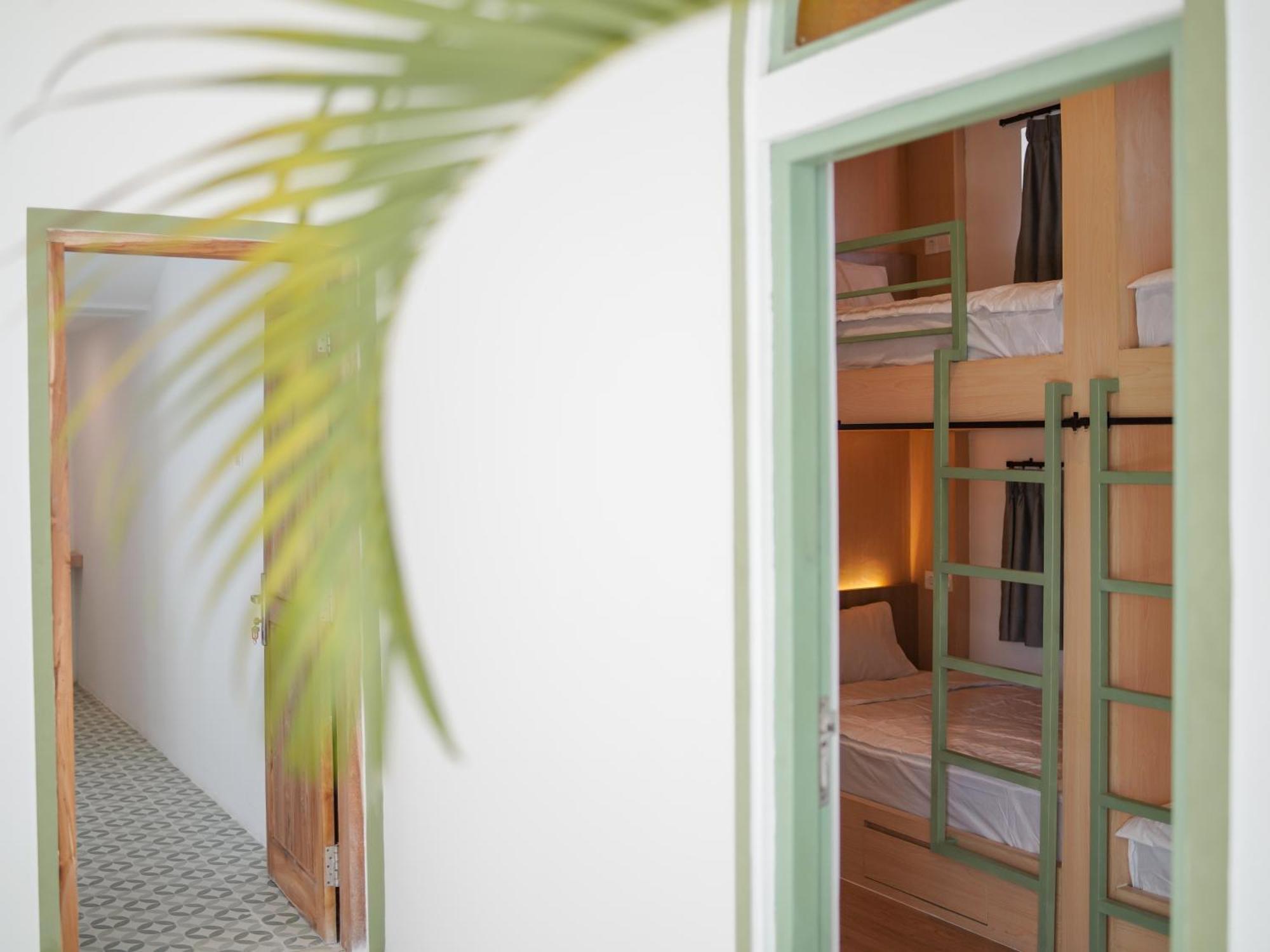 Puri Rinjani Bungalows & Hostel Kuta  ภายนอก รูปภาพ